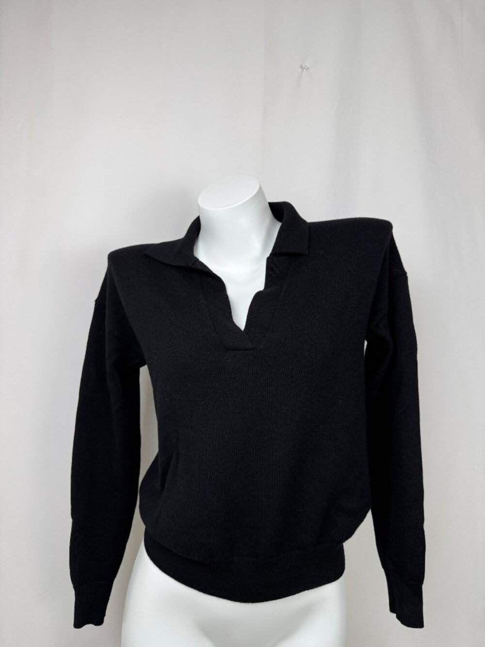 Wilfred Aritzia Black 100% Merino Wool Collared V-Neck Polo Sweater Womens 2XS